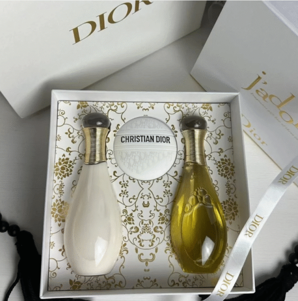 Dior's distinctive J'adore collection | مجموعة جادور ديور المميزة